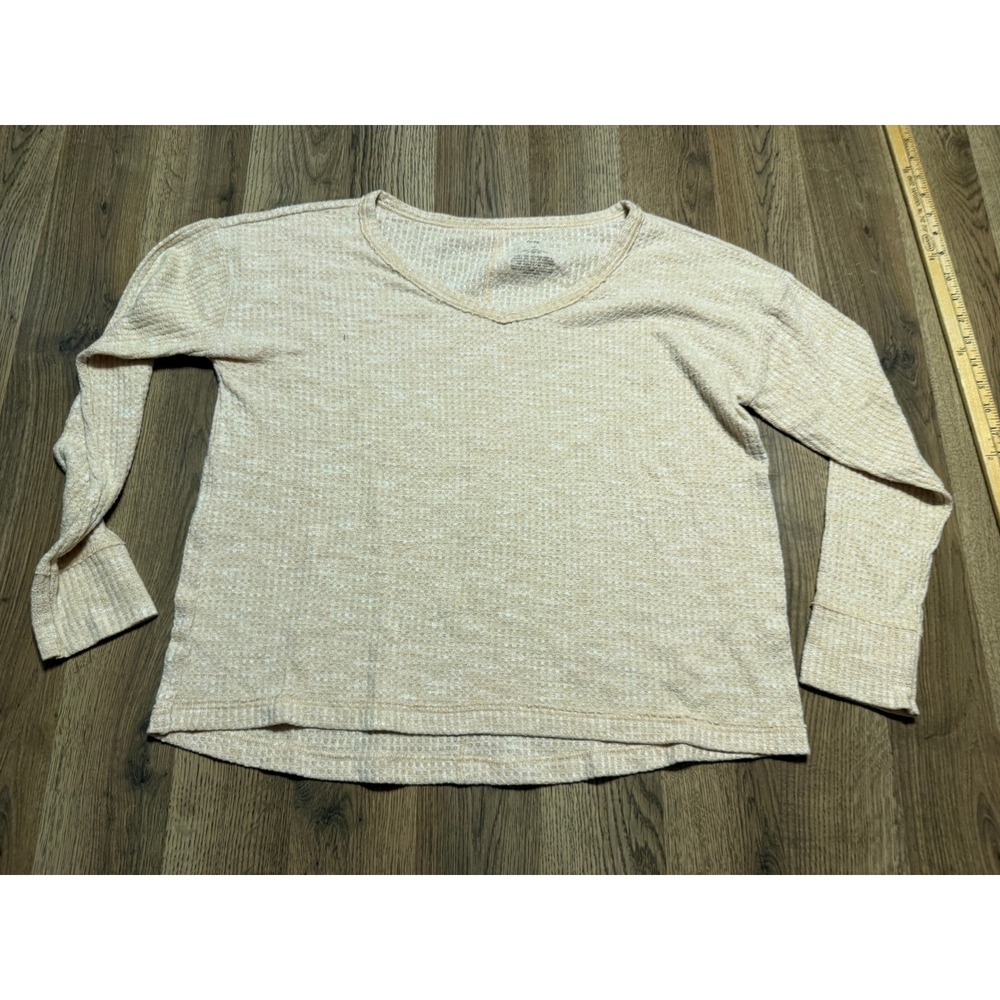 SO Shirts Womens Size Medium Tan Long Sleeve Top Waffle Knit V-Neck